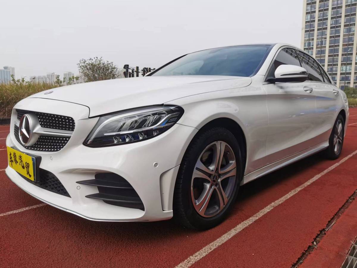 奔驰c260l多少钱，奔驰c260l全款落地29.9万